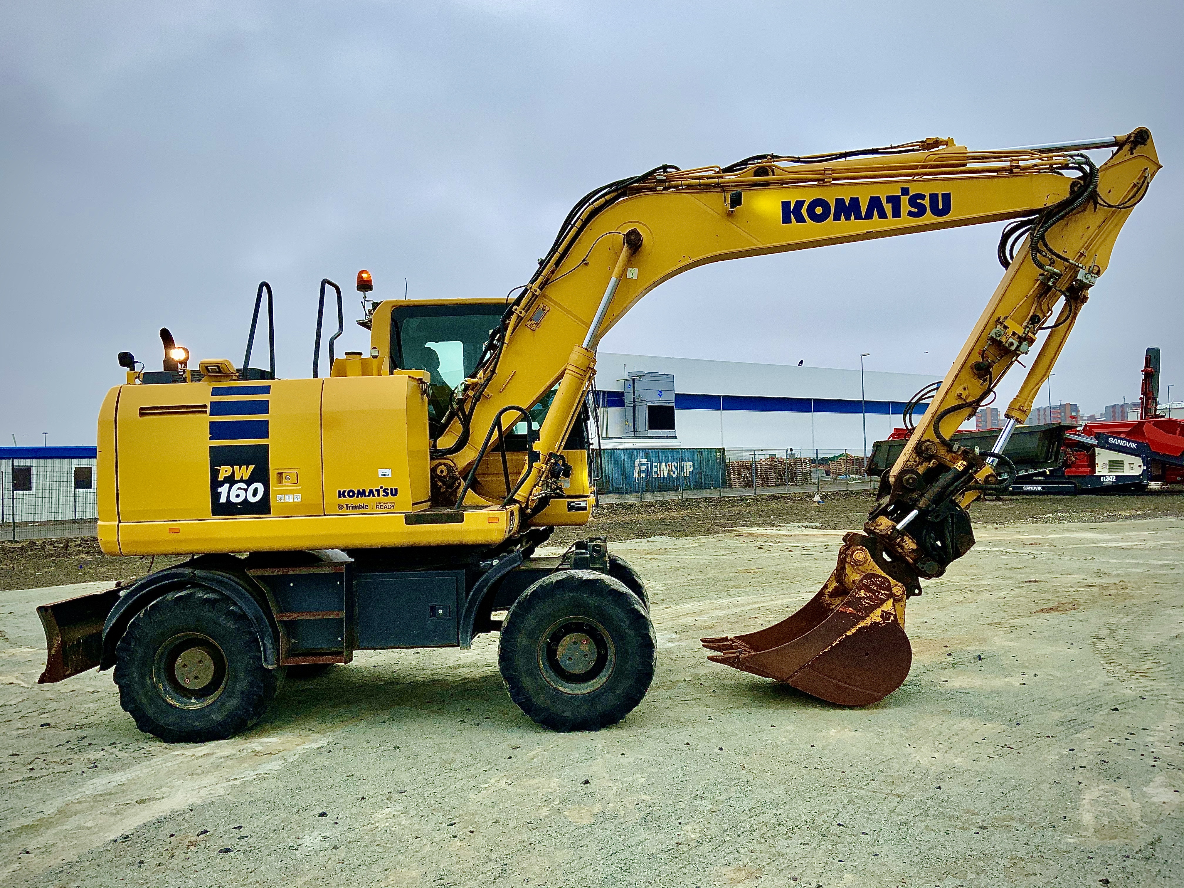 Komatsu PW16010 Kraftvélar