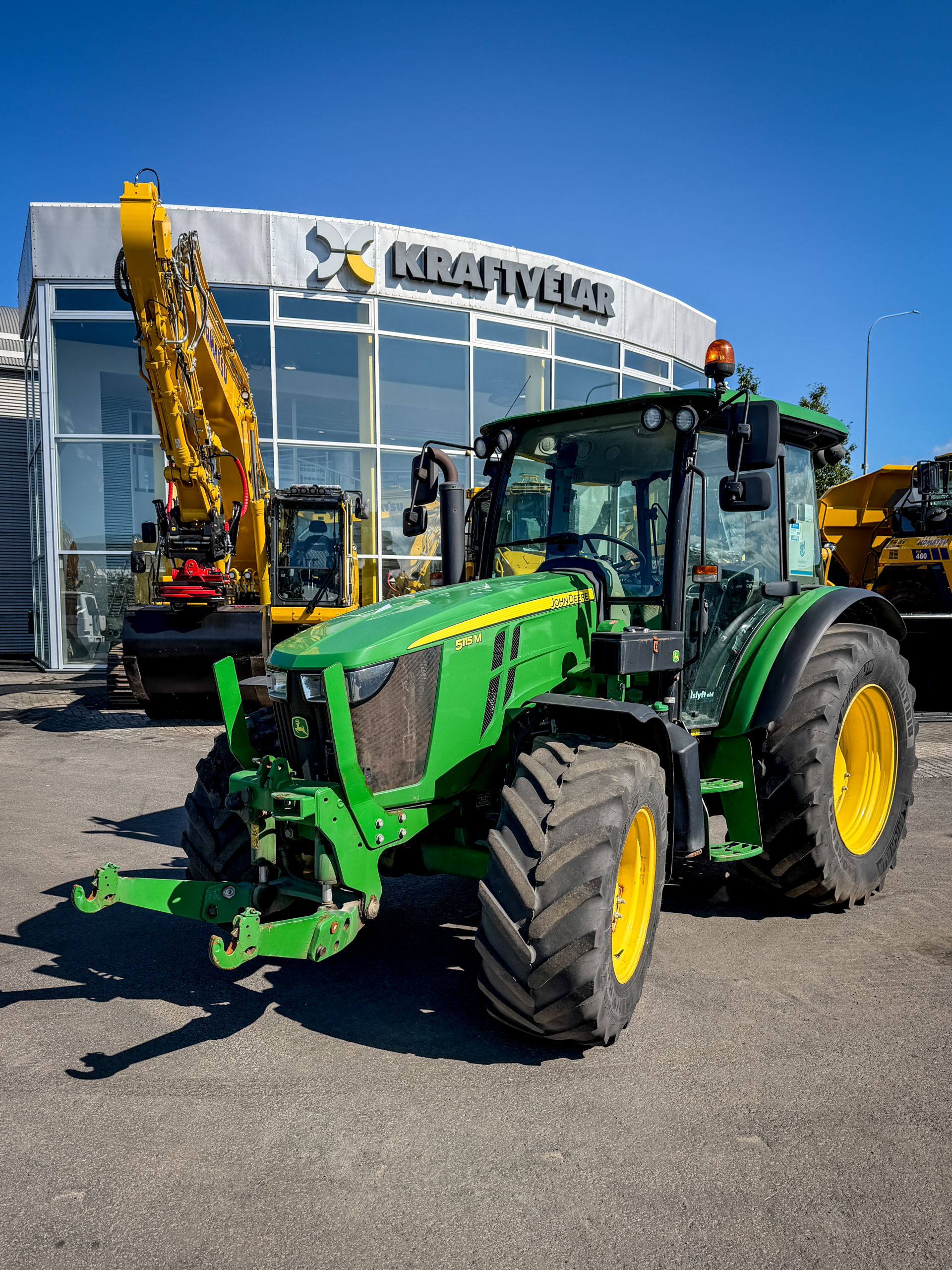 John Deere 5115M