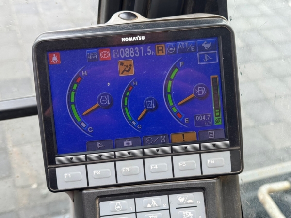 Komatsu PW160-10 - Image 10