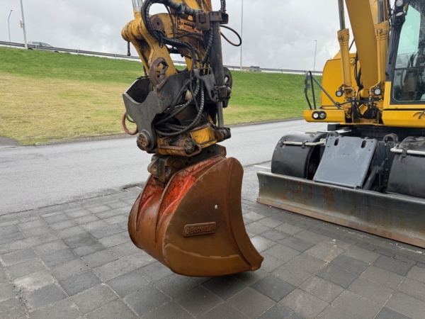 Komatsu PW160-10 - Image 7