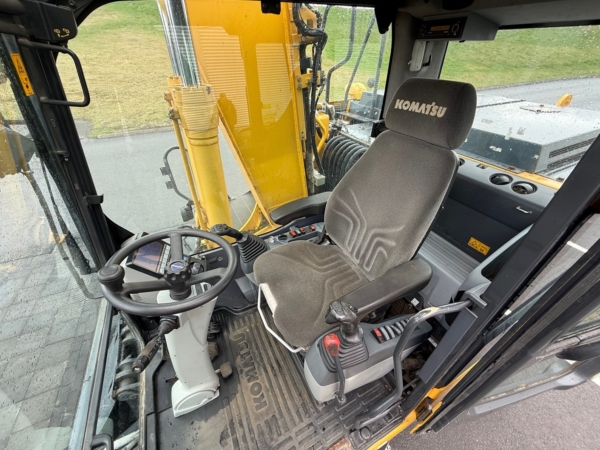 Komatsu PW160-10 - Image 9