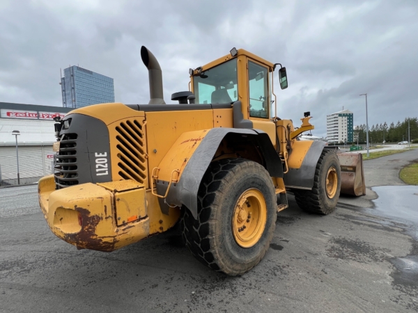 Volvo L120E - Image 5