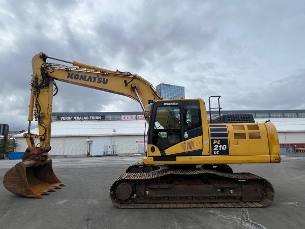 Komatsu PC210LC-11