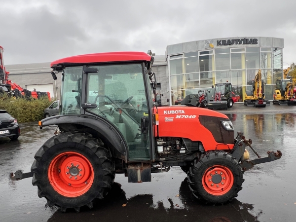 Kubota M7040