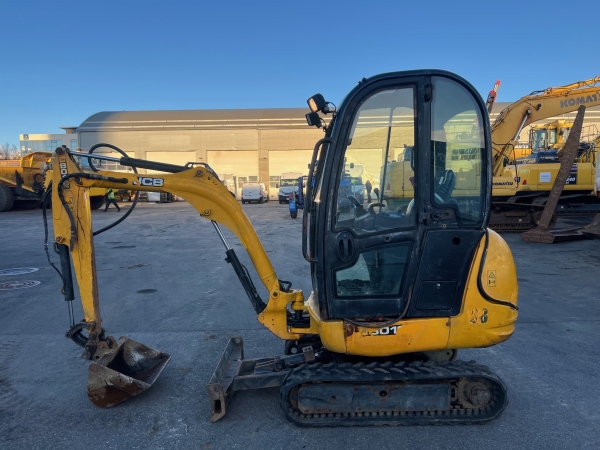 JCB 8018