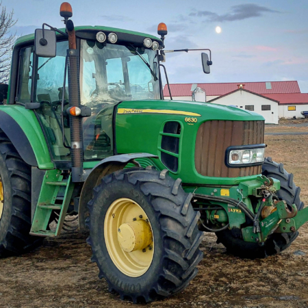 John Deere 6630