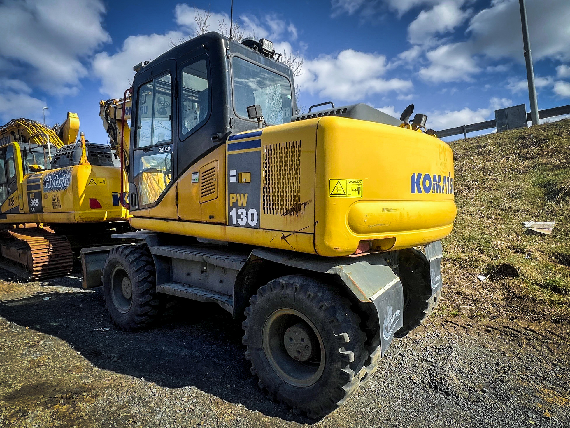 Komatsu PW130-7