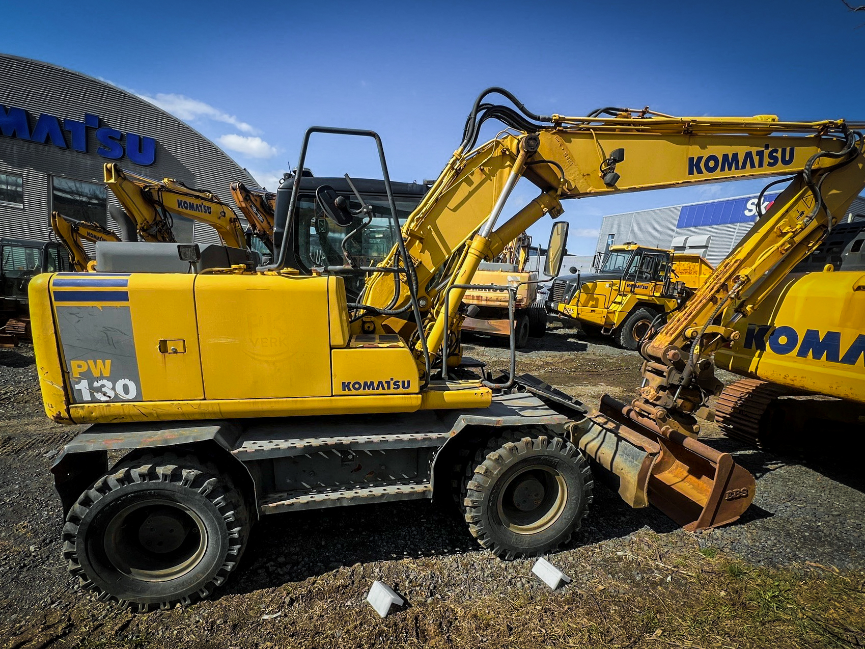 Komatsu PW130-7