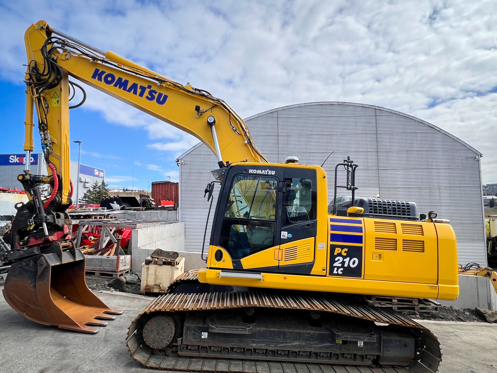 Komatsu PC210LC-11