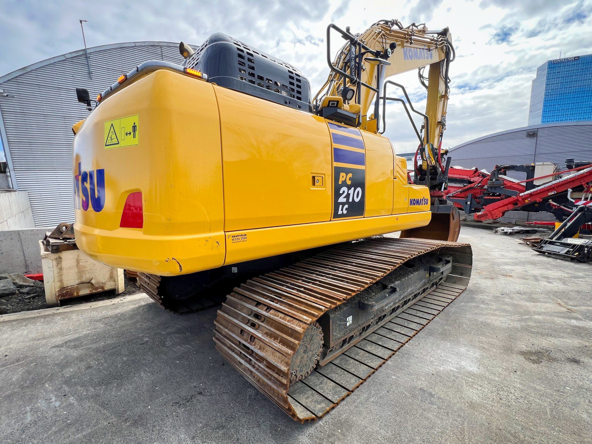 Komatsu PC210LC-11