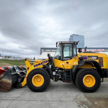 Komatsu WA320-8