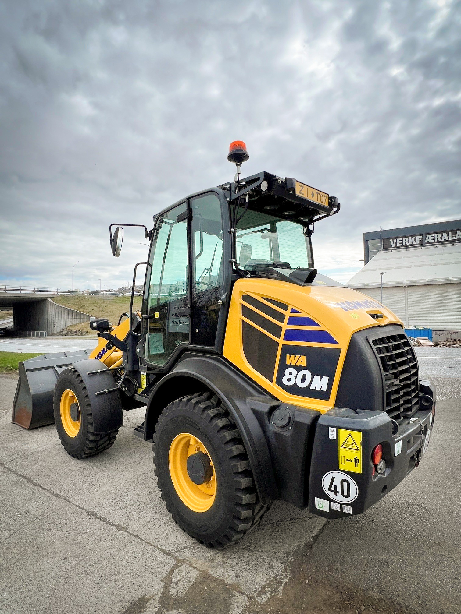 Komatsu WA80M-8
