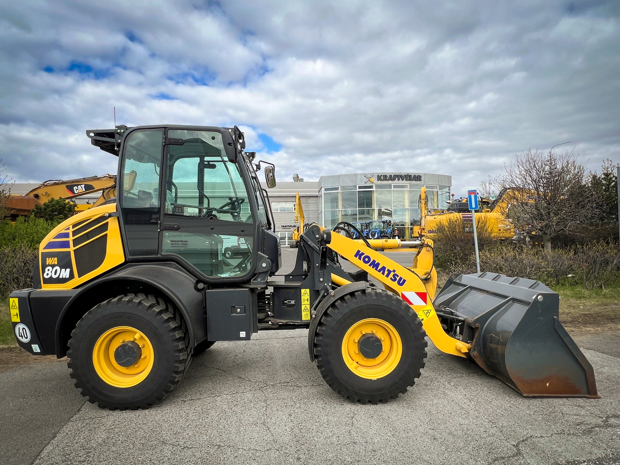 Komatsu WA80M-8