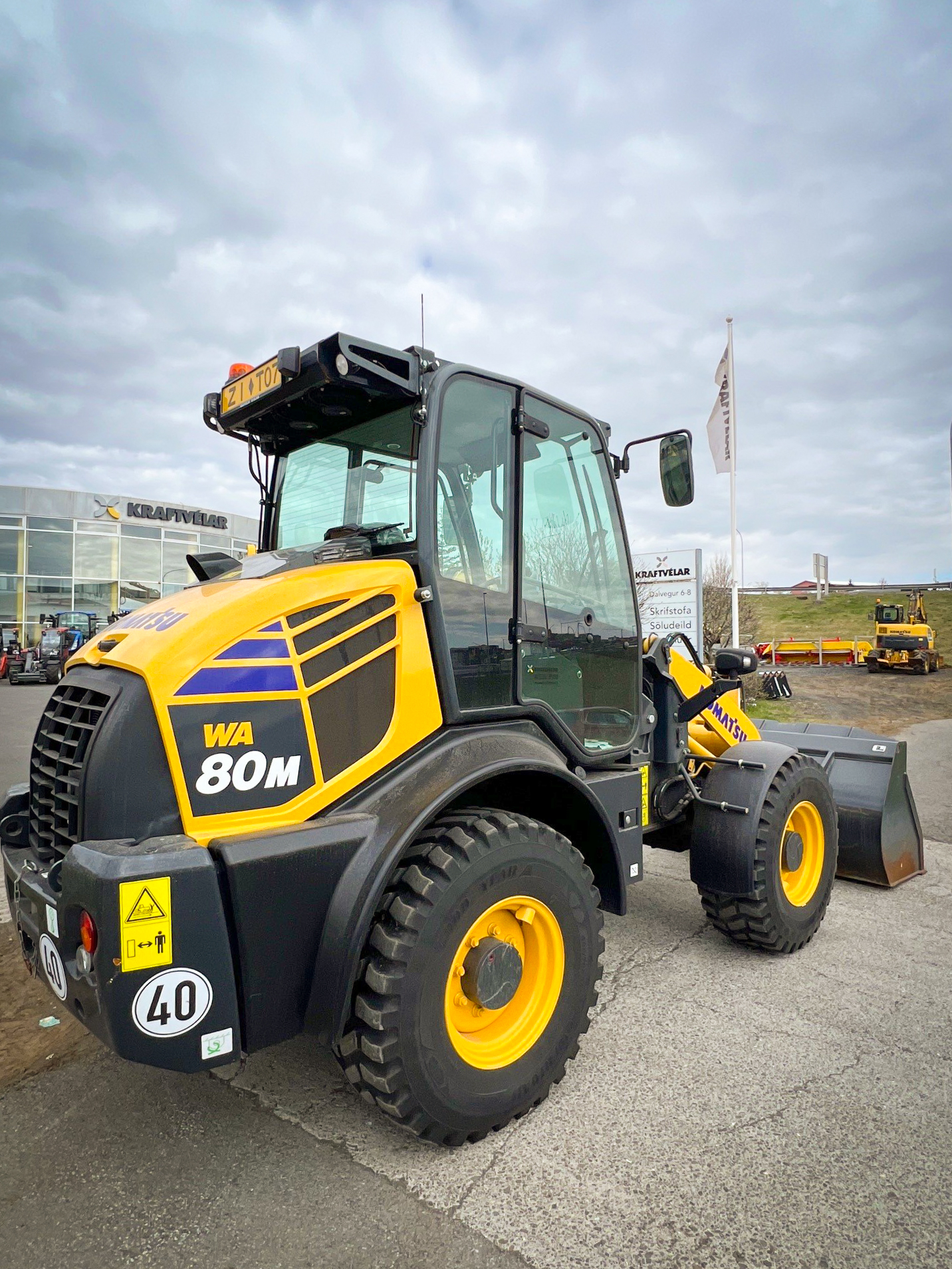 Komatsu WA80M-8