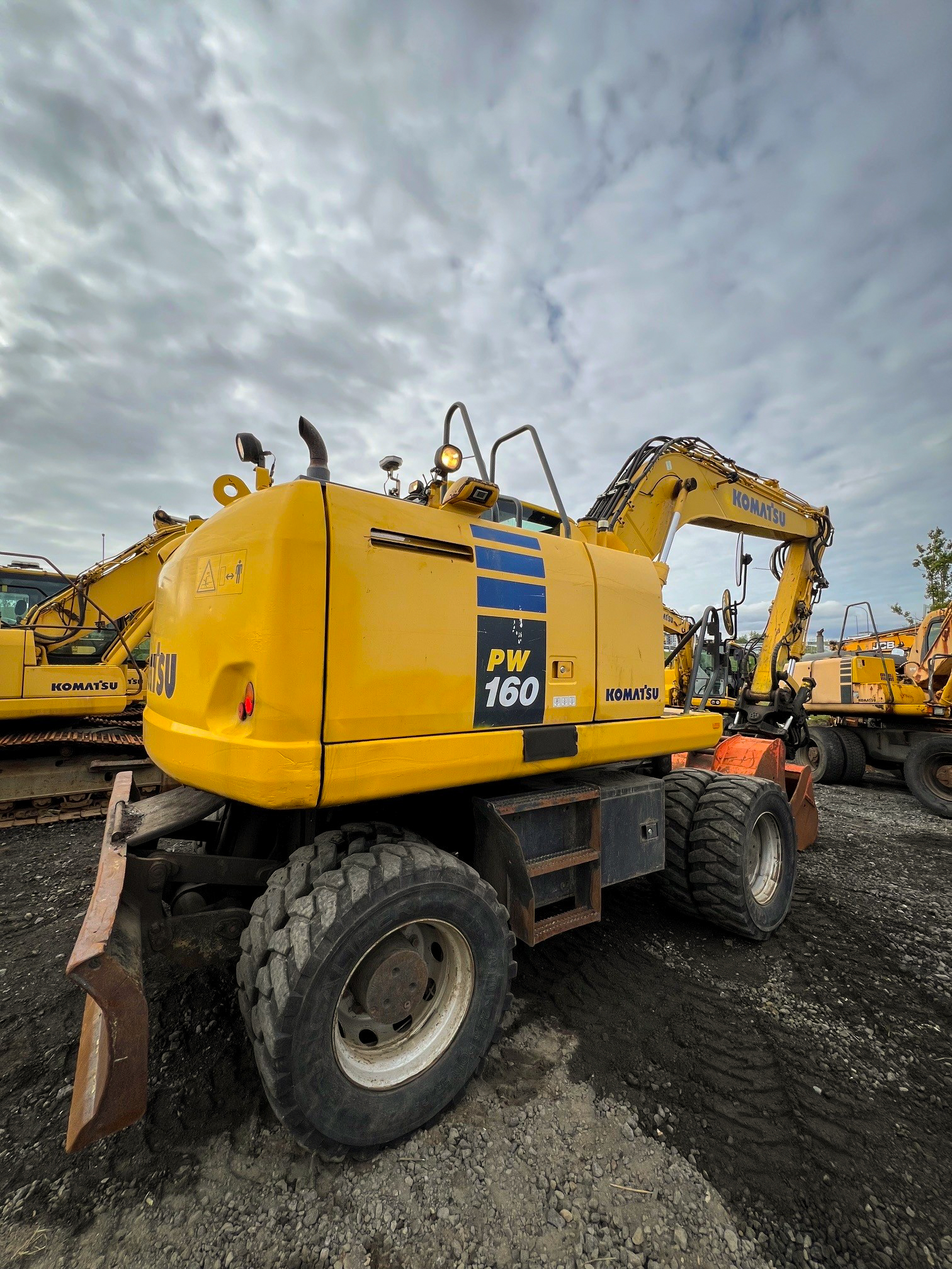 Komatsu PW160-10