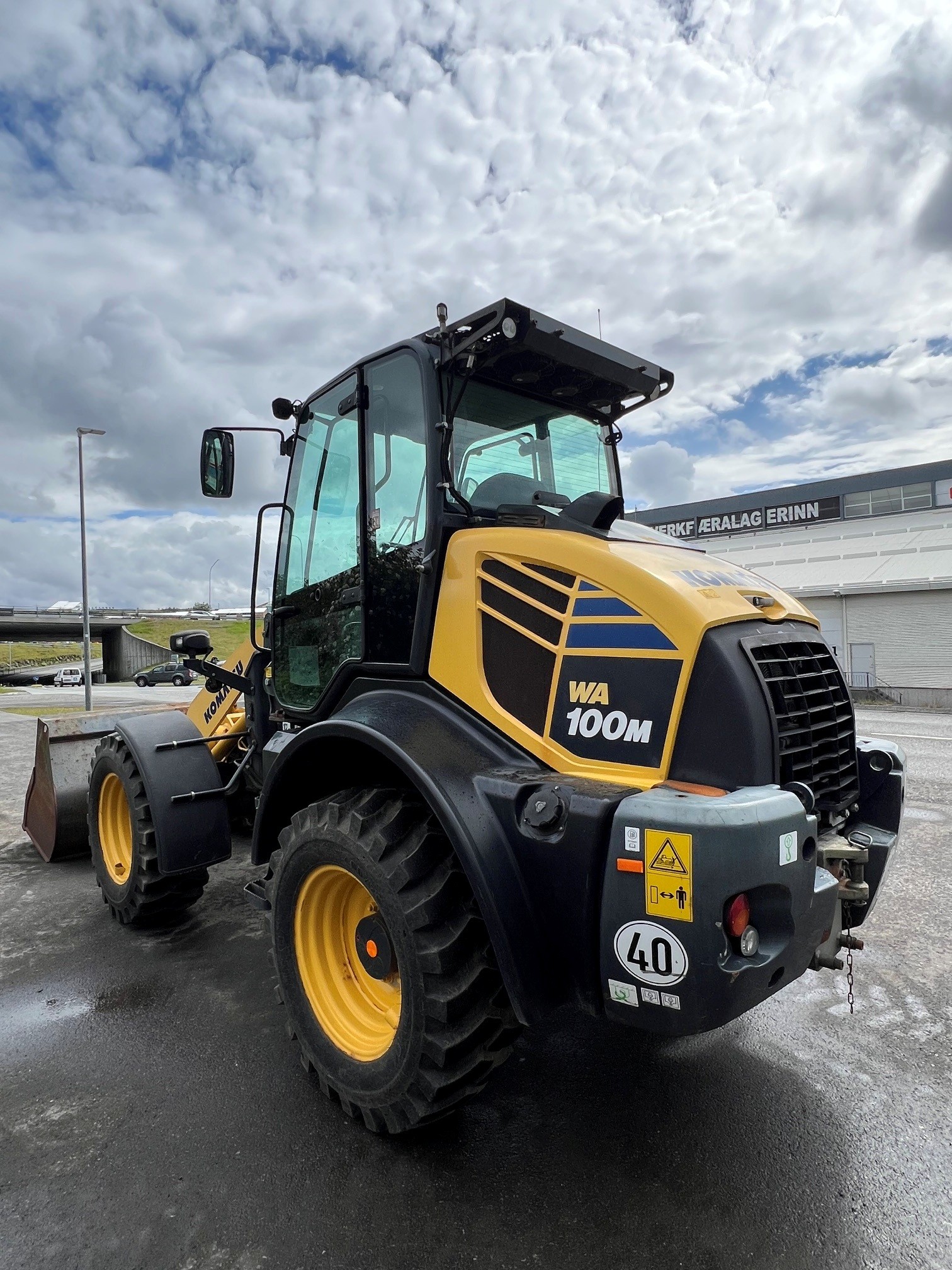 Komatsu WA100M-8 - Image 6