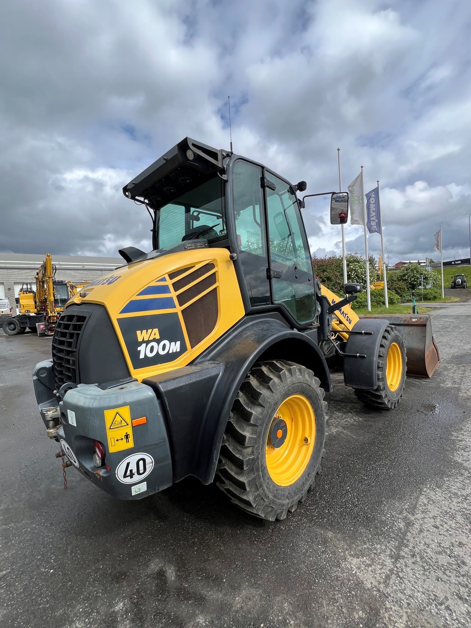 Komatsu WA100M-8 - Image 4
