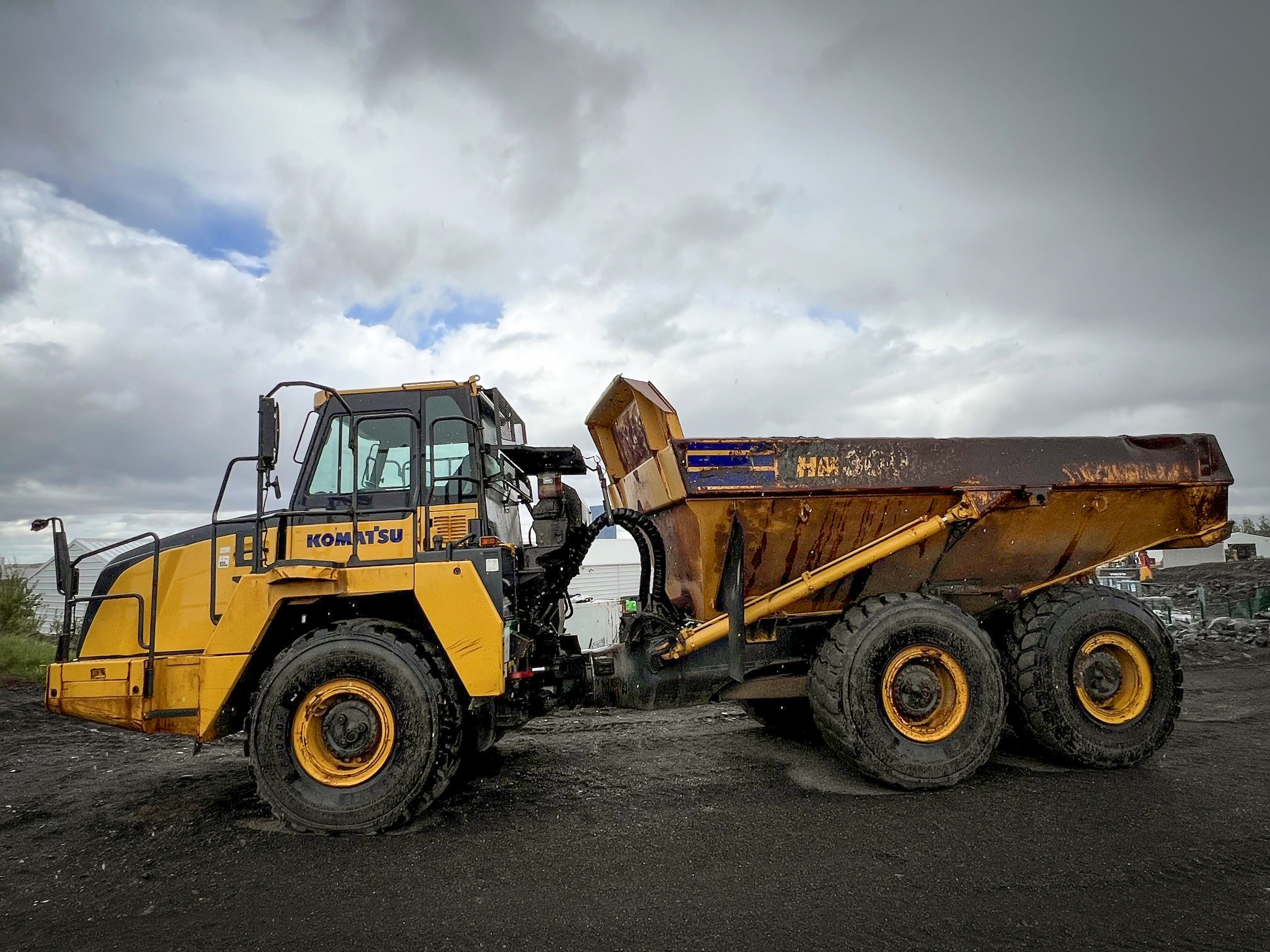 Komatsu HM300-5