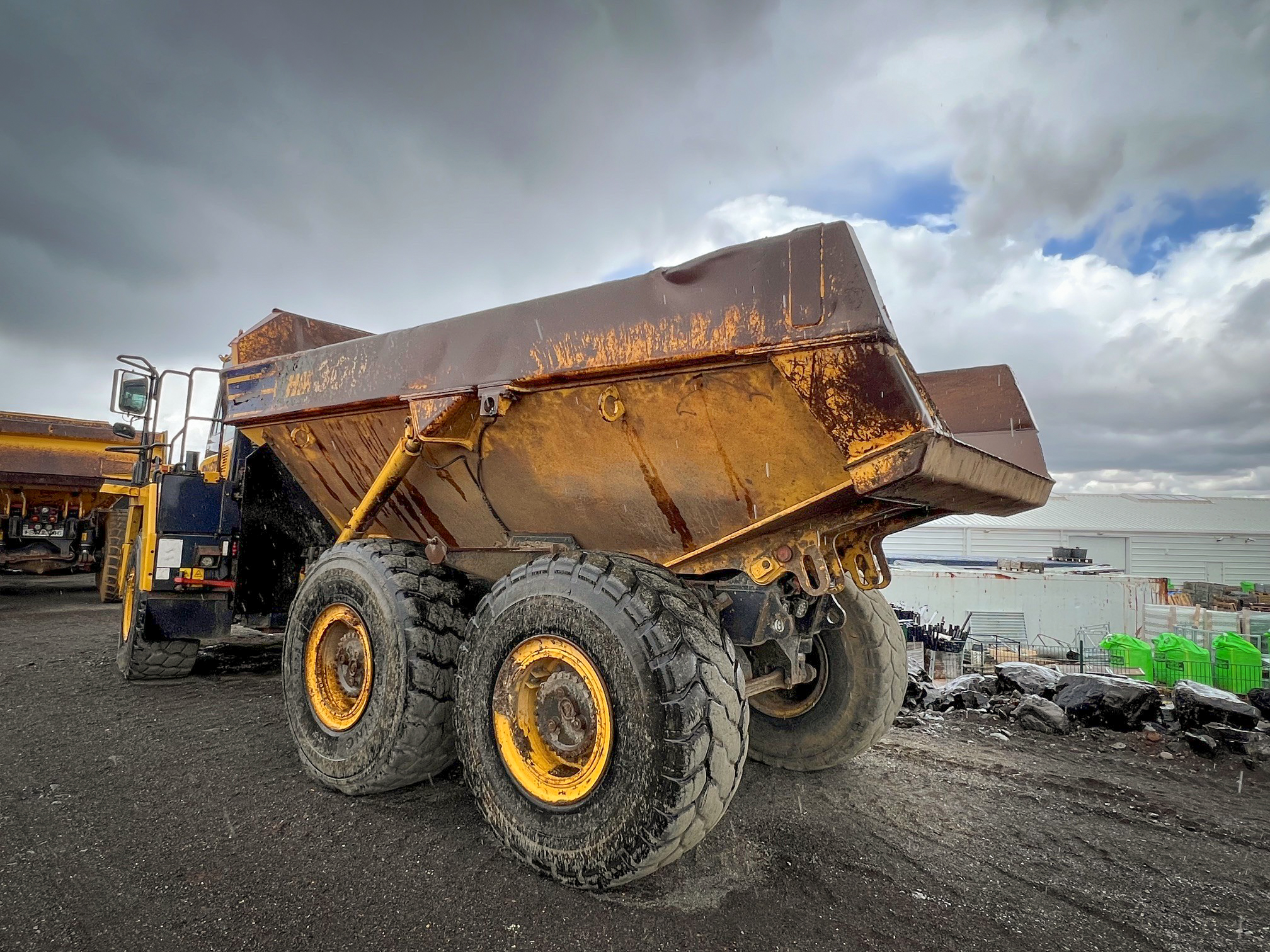 Komatsu HM300-5 - Image 4