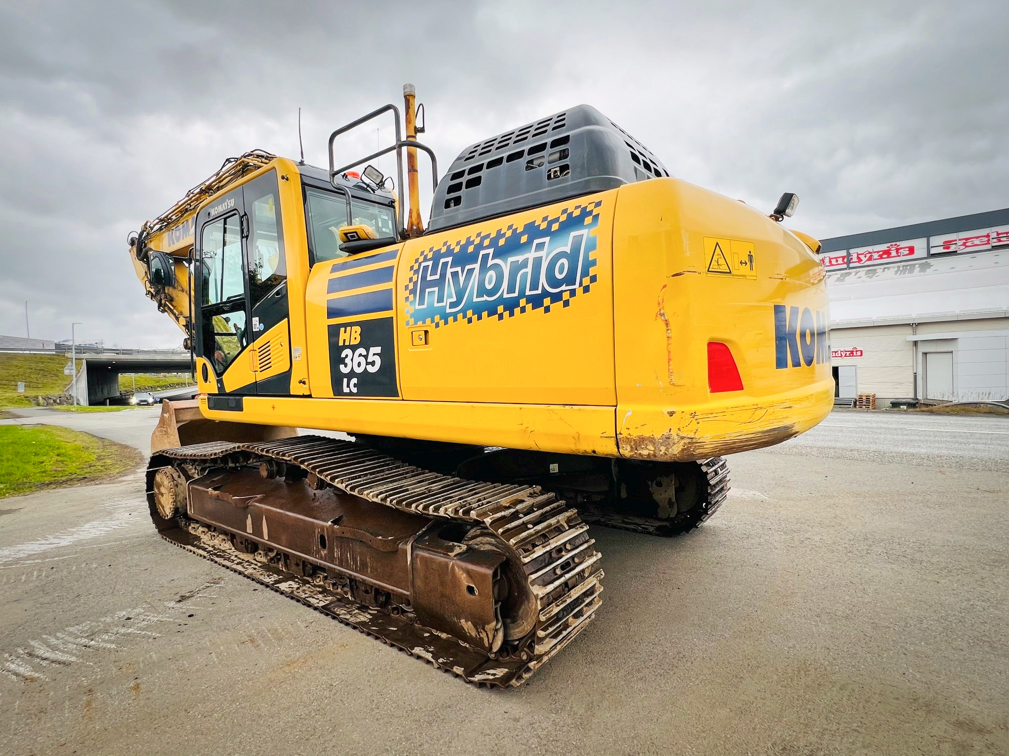 Komatsu HB365LC-3 Hybrid - Image 3