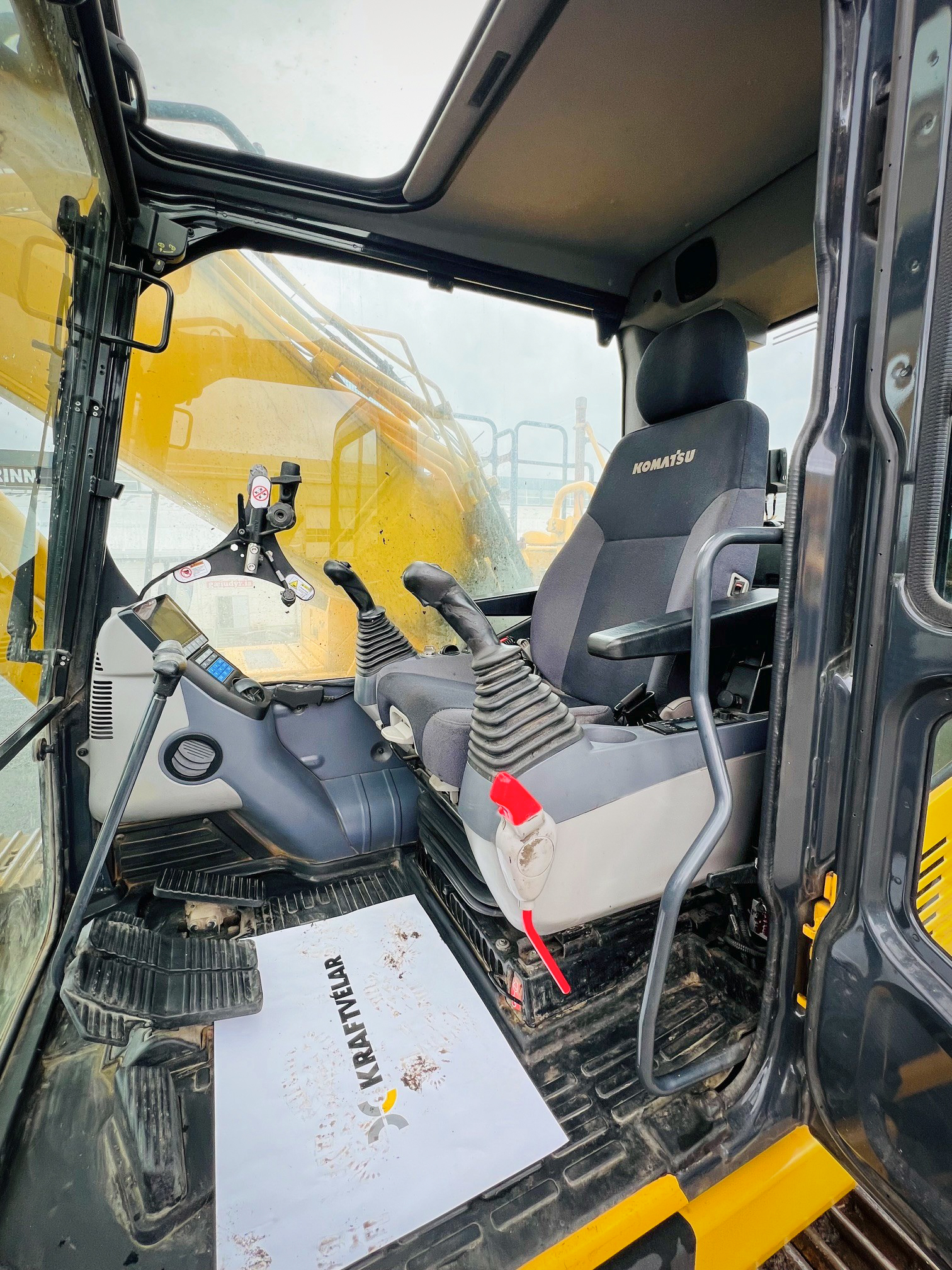 Komatsu HB365LC-3 Hybrid - Image 6