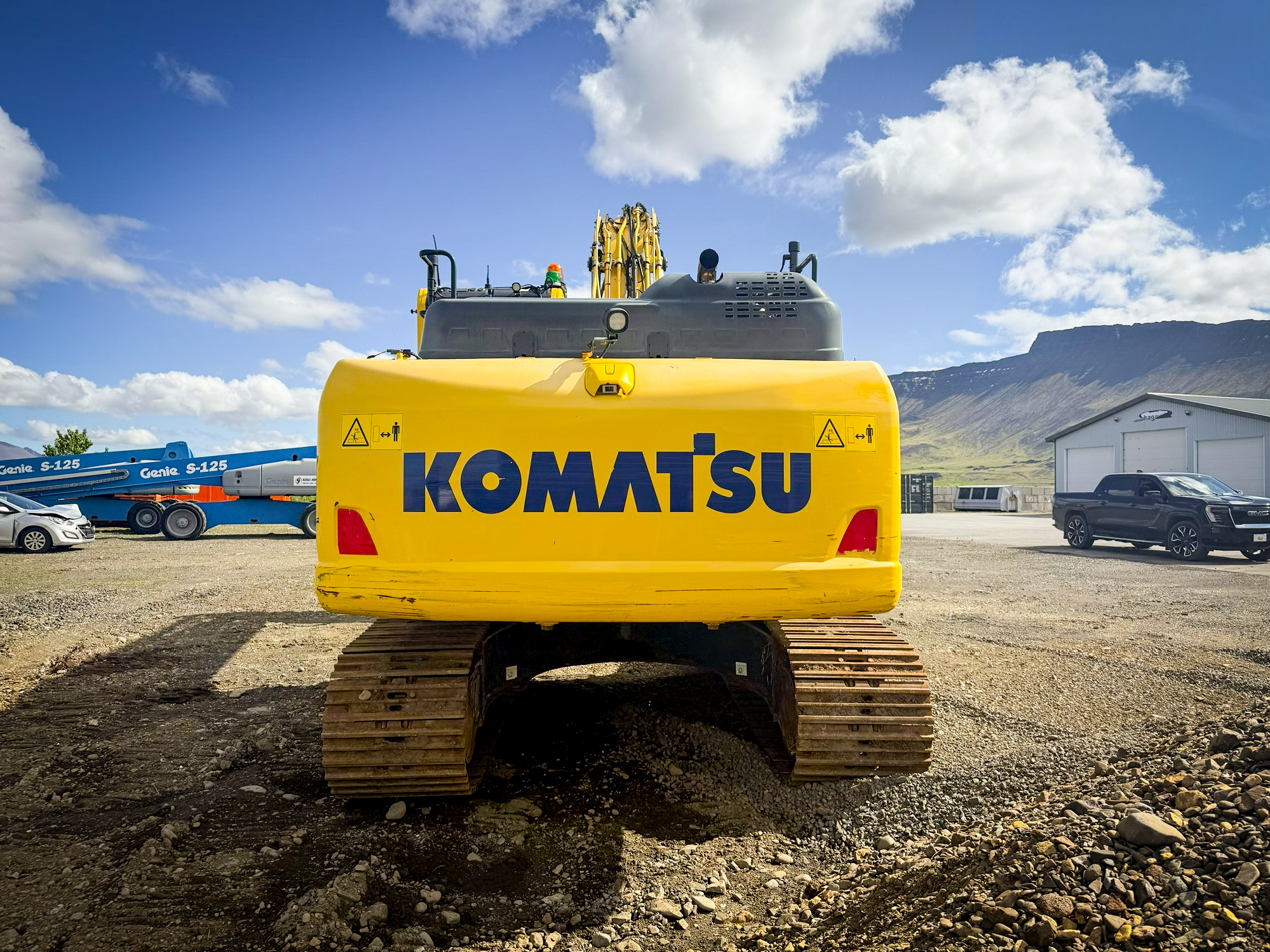 Komatsu PC210LC-11E0 - Image 2