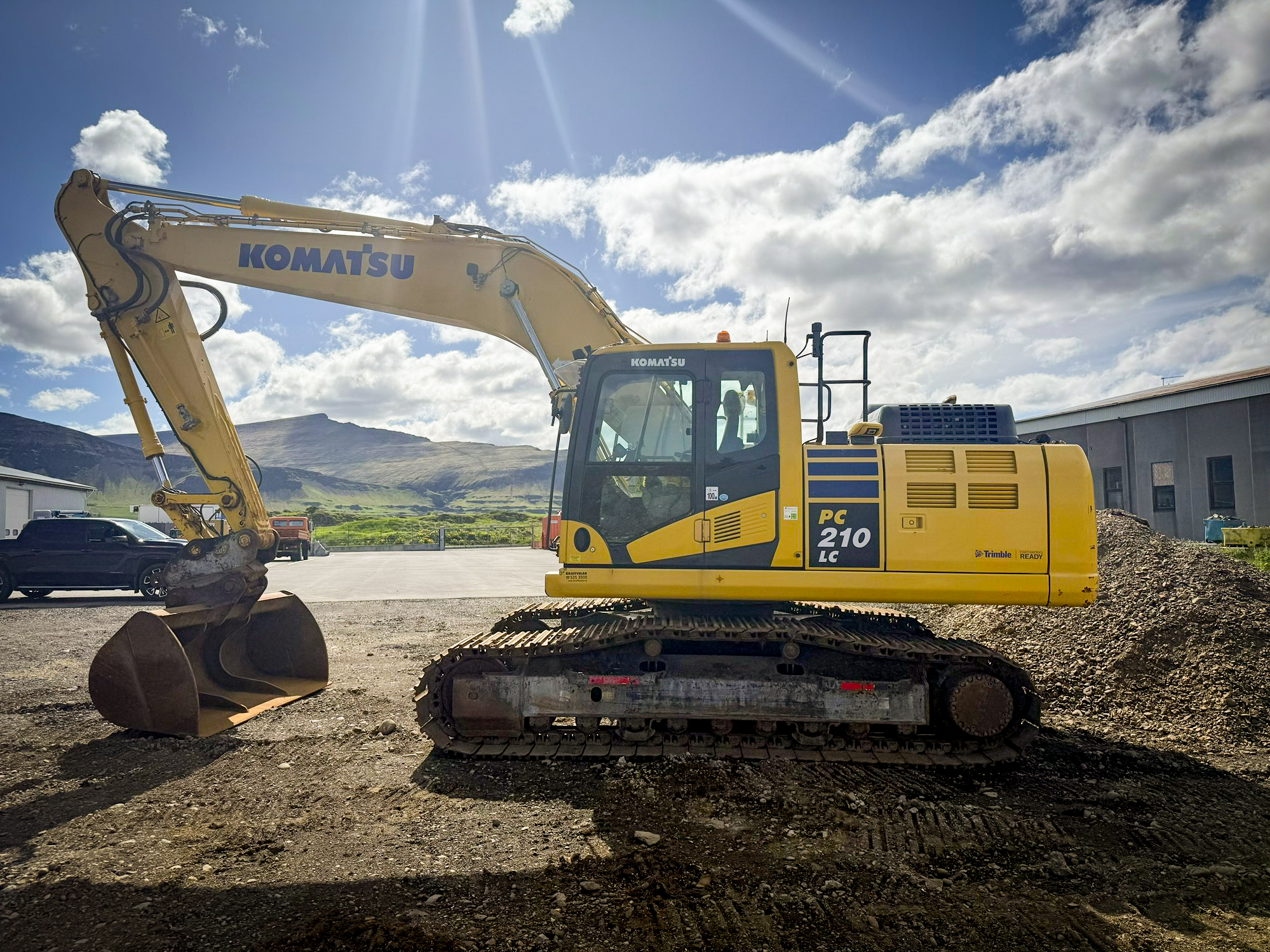 Komatsu PC210LC-11E0 - Image 10