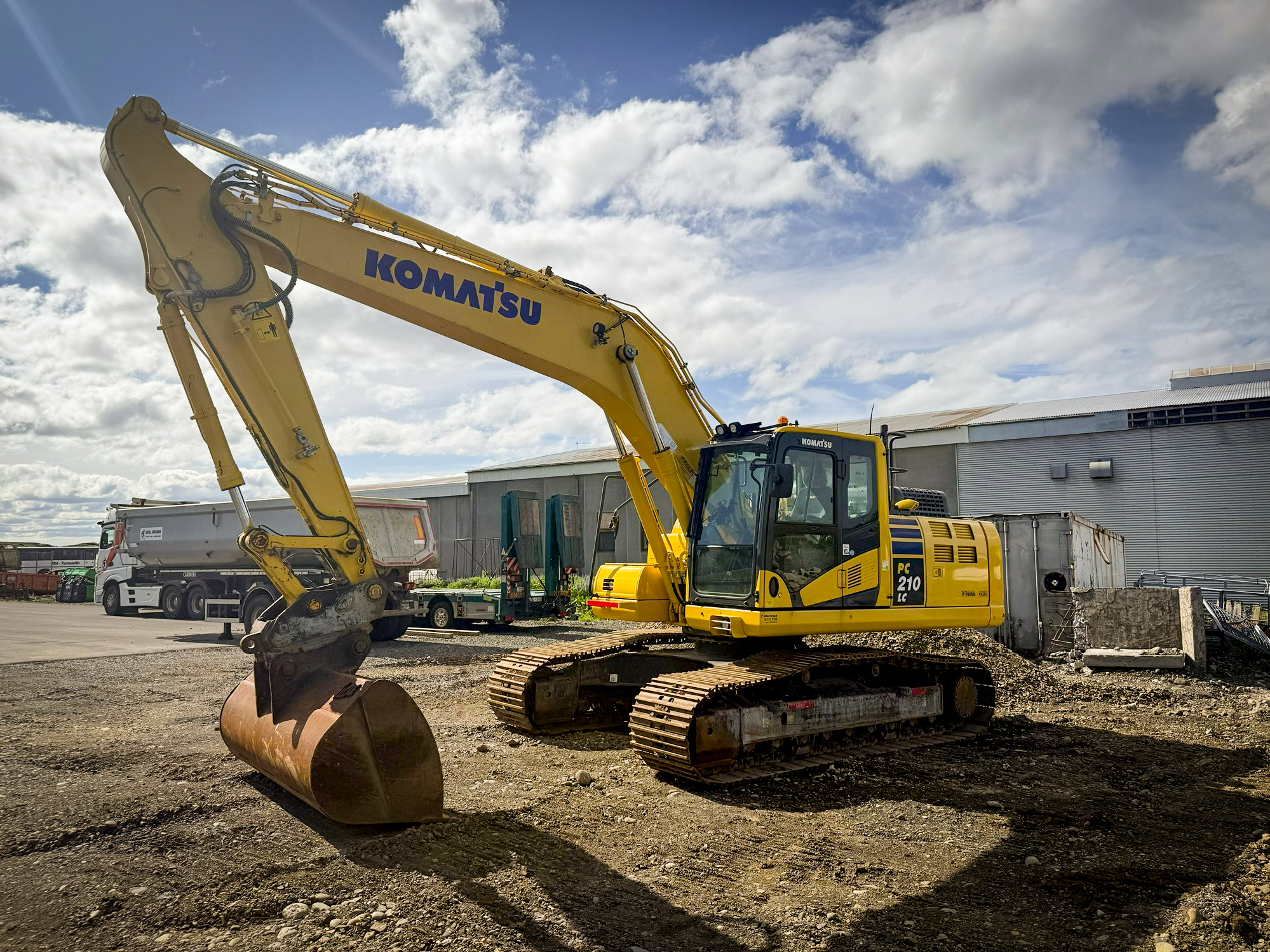 Komatsu PC210LC-11E0 - Image 9