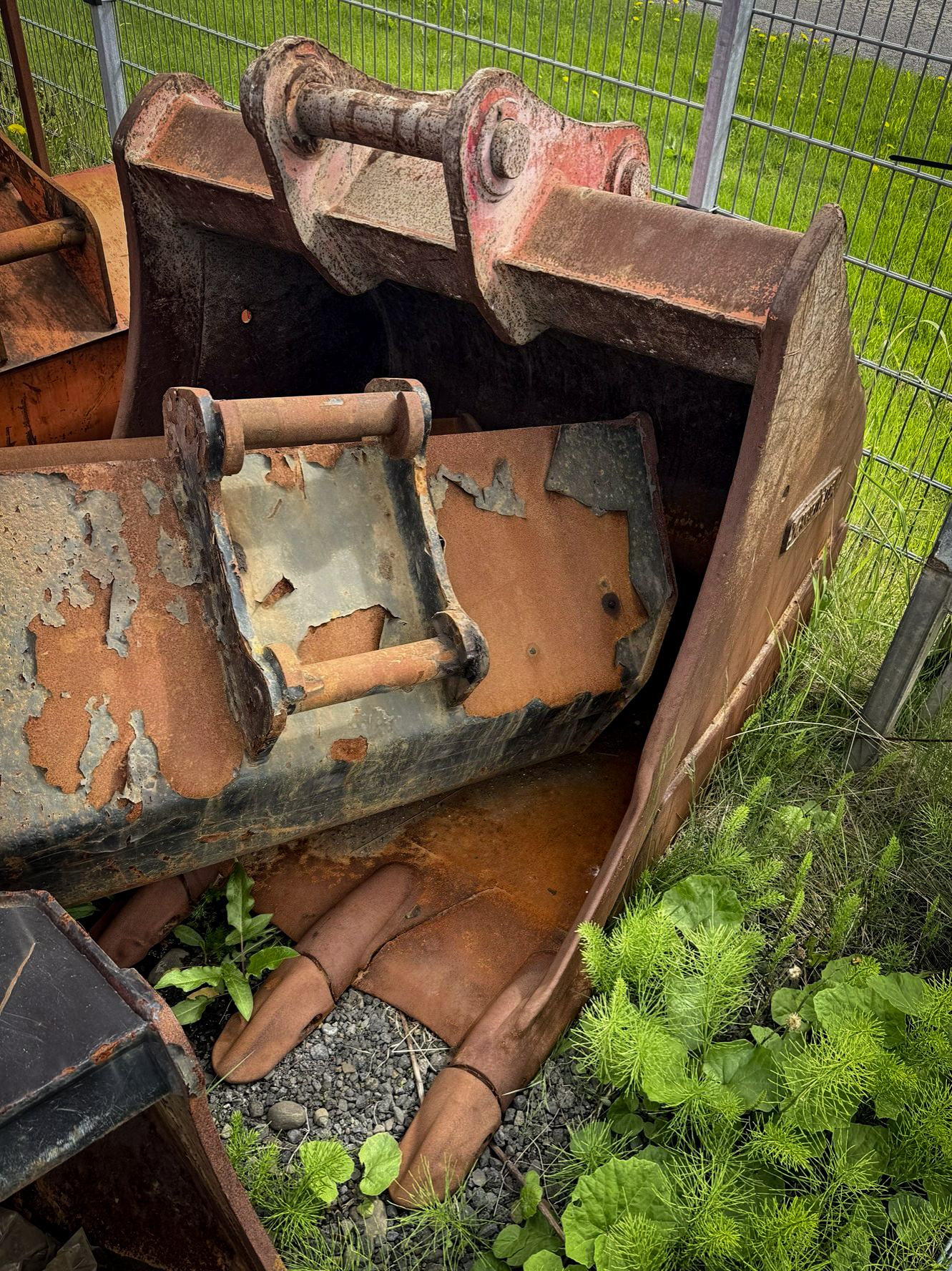 Komatsu PC210LC-11E0 - Image 3
