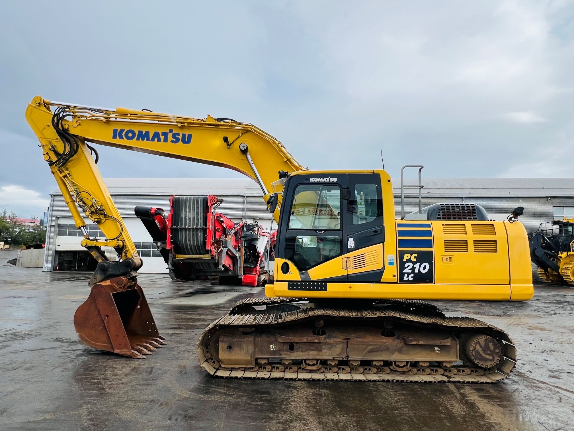 Komatsu PC210LC-10 - Image 2