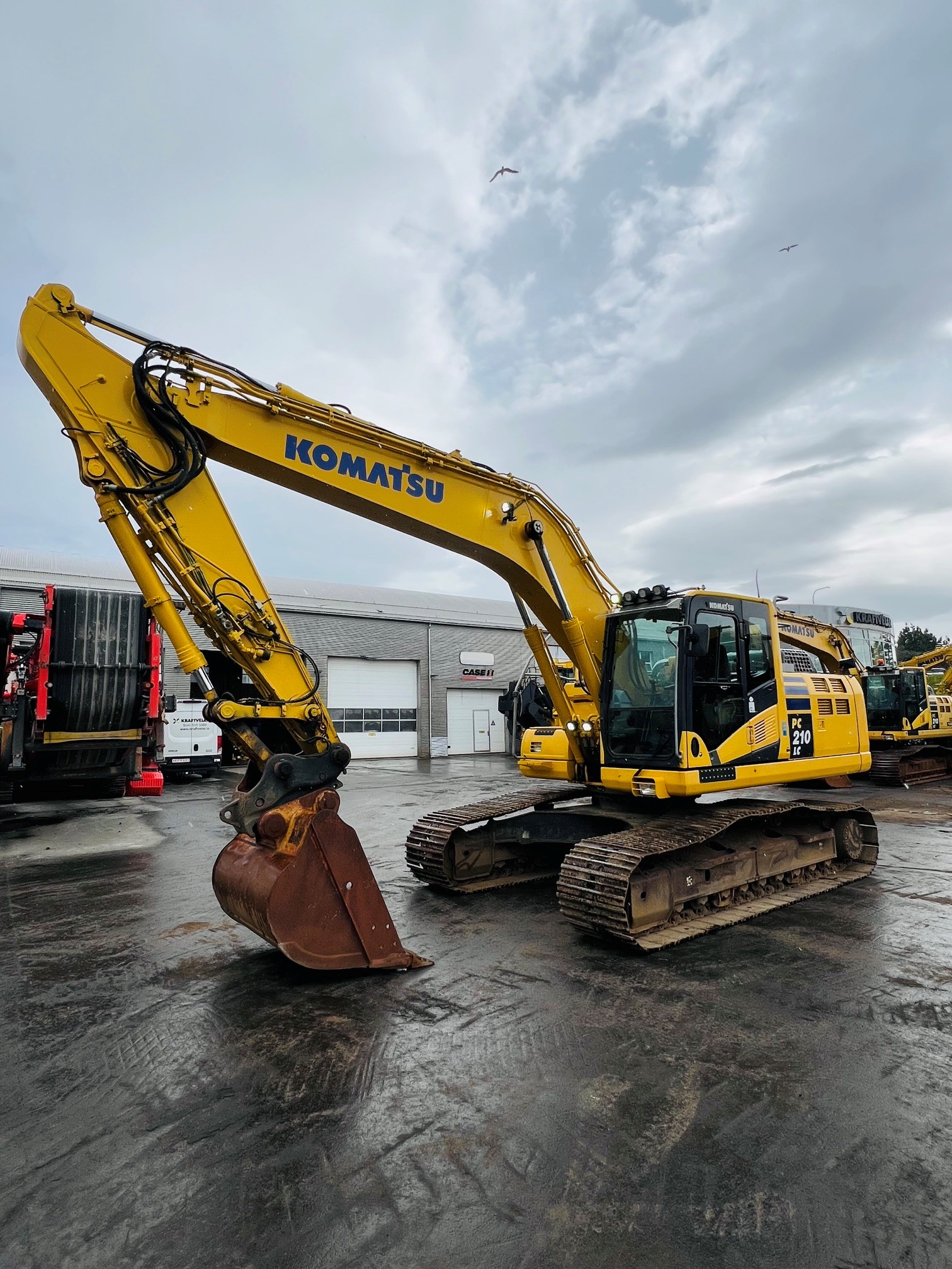 Komatsu PC210LC-10