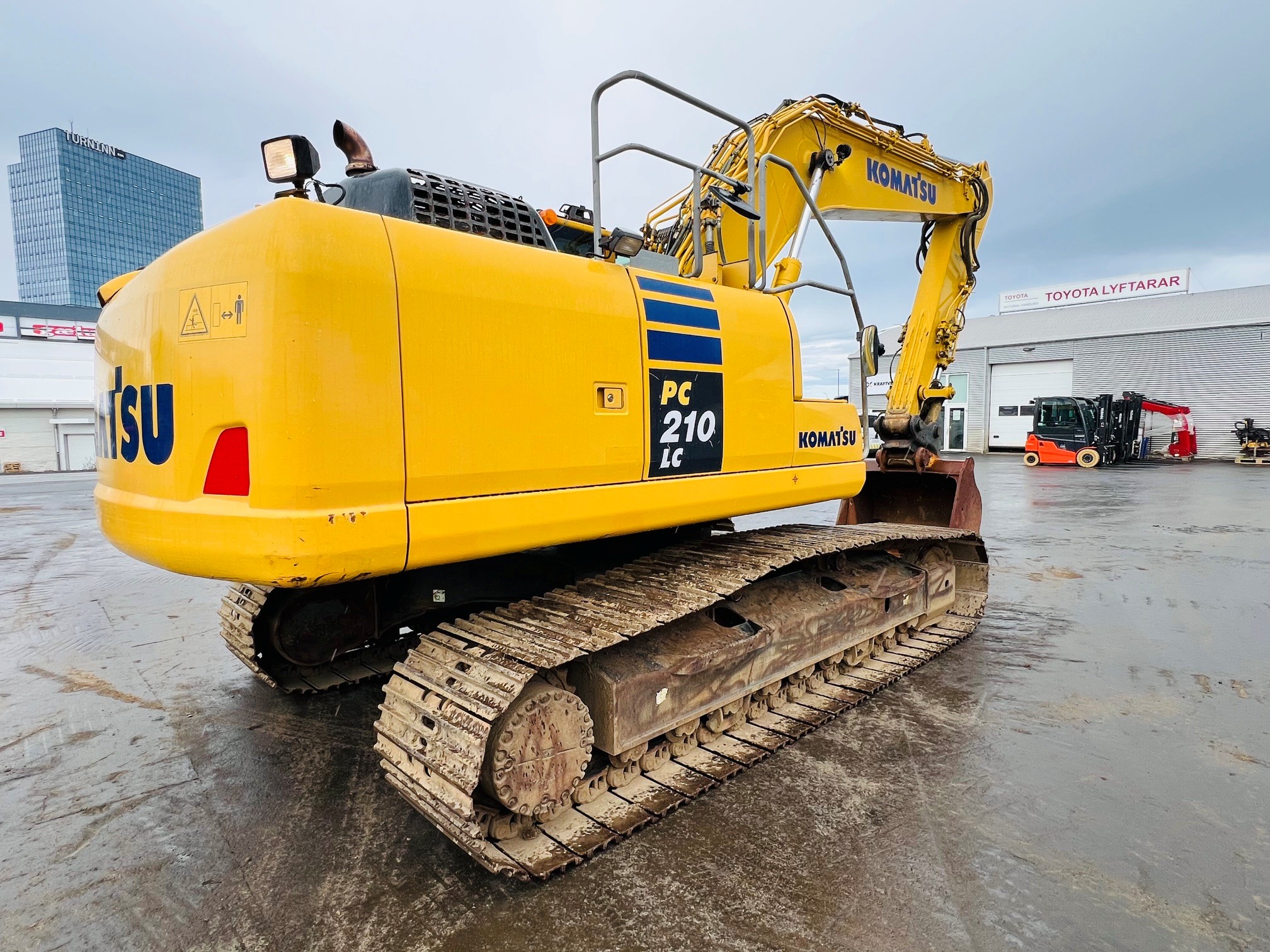 Komatsu PC210LC-10 - Image 5