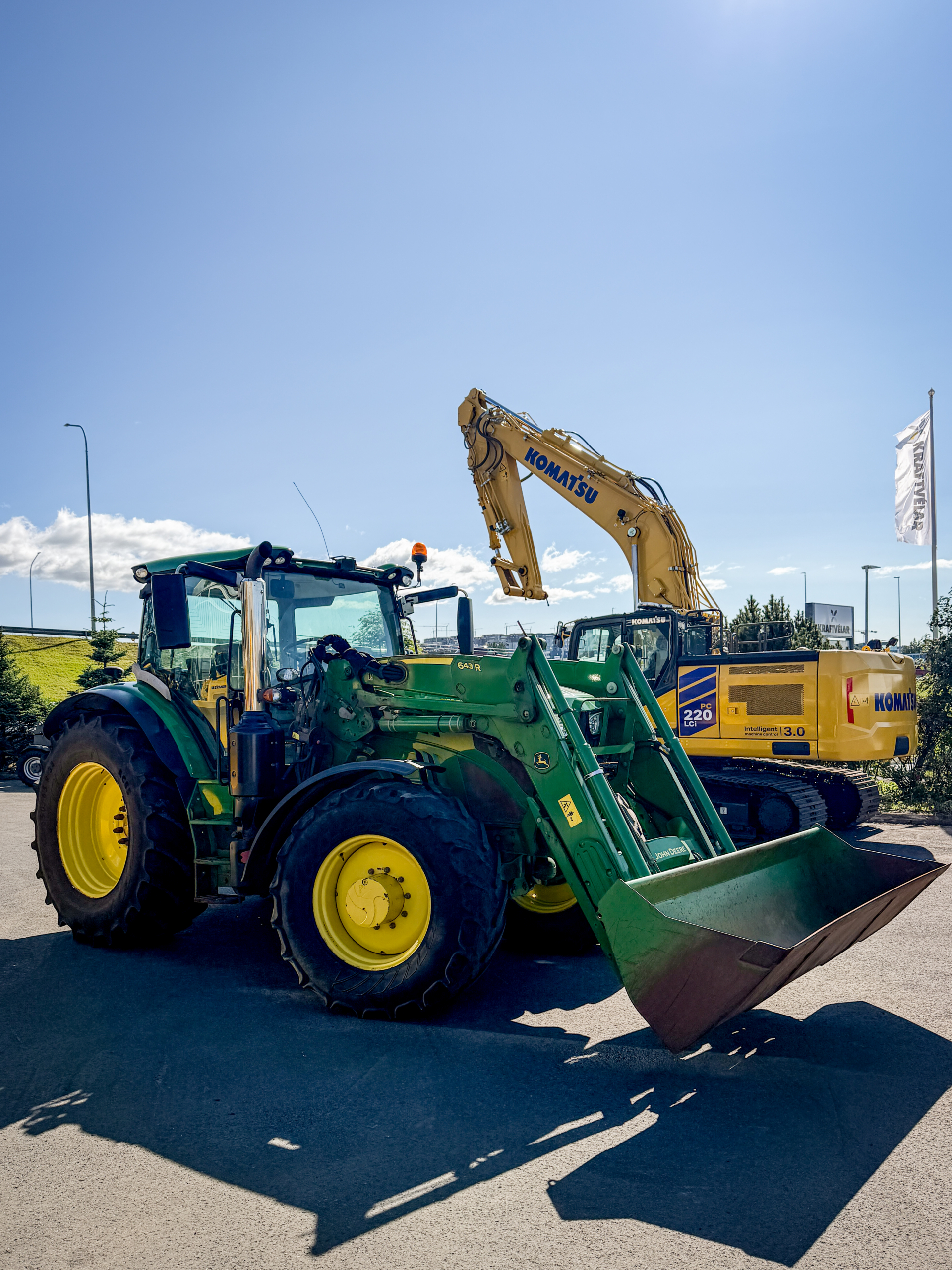 John Deere 6135R - Image 2