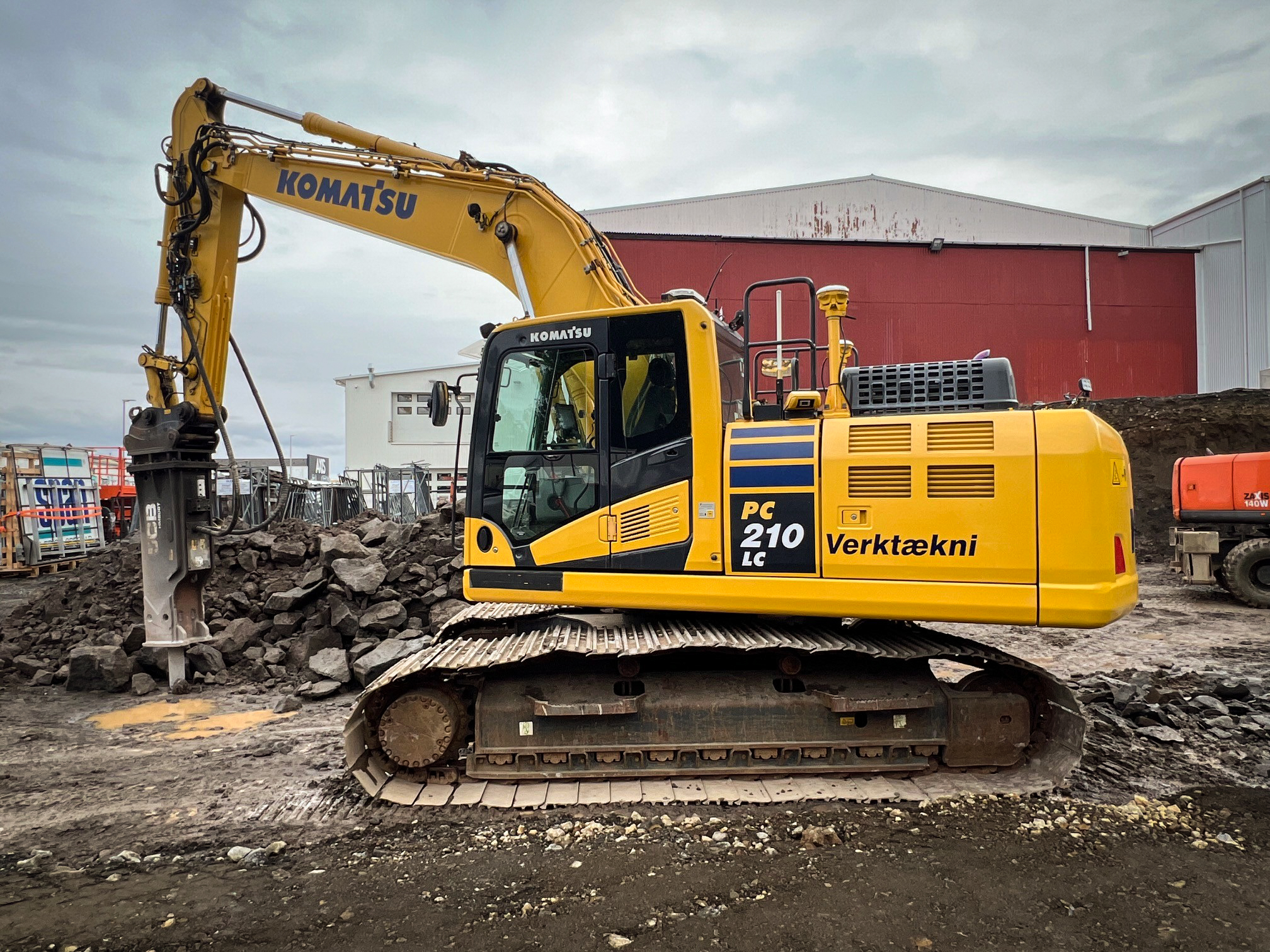 Komatsu PC210LC-11