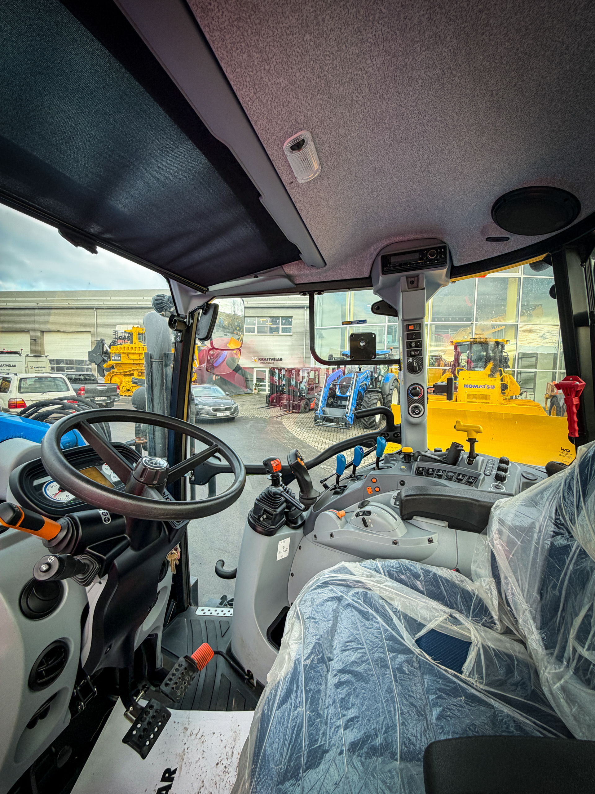 New Holland T5.120 - Image 3