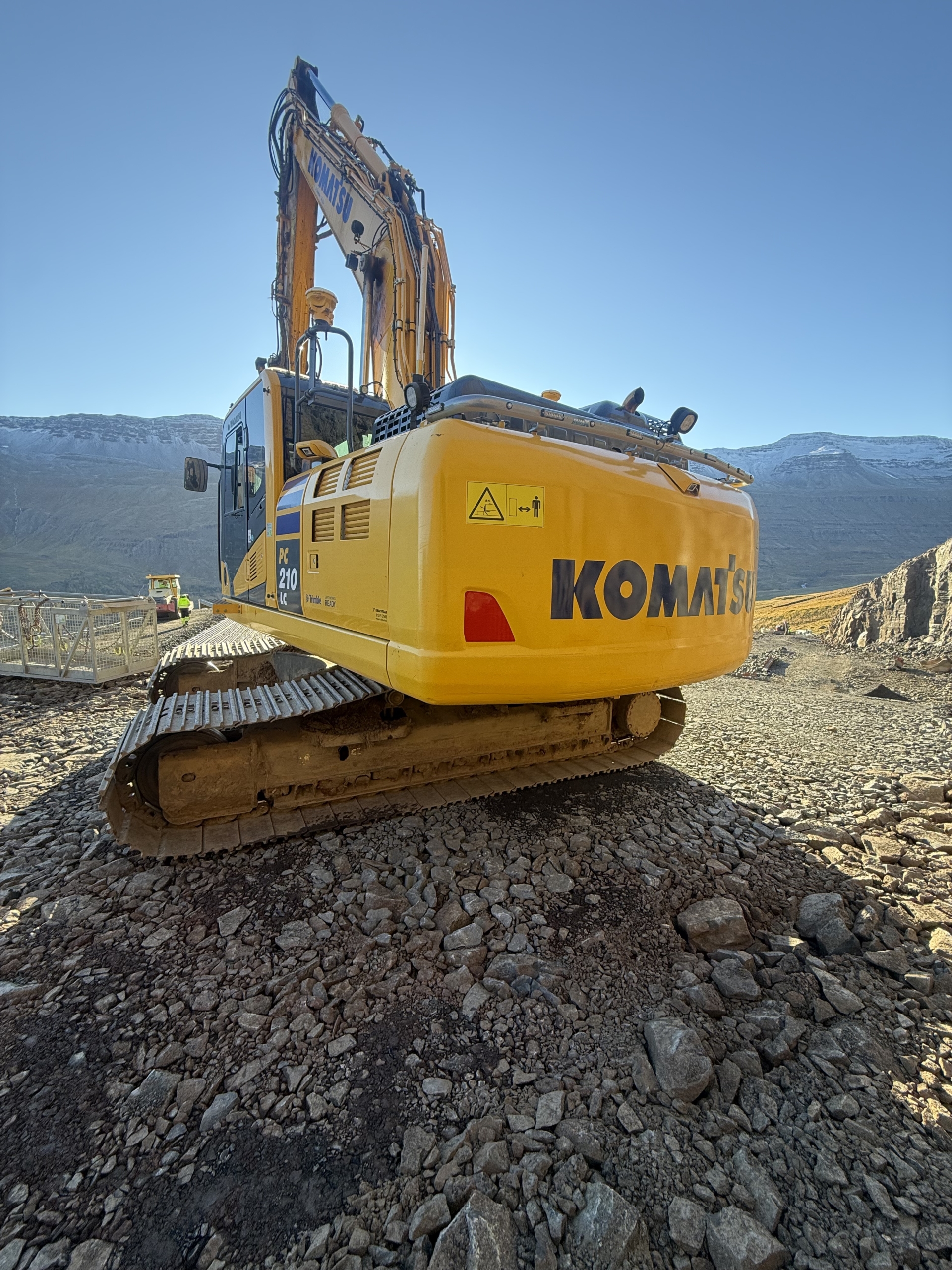 Komatsu PC210LC-11 - Image 3